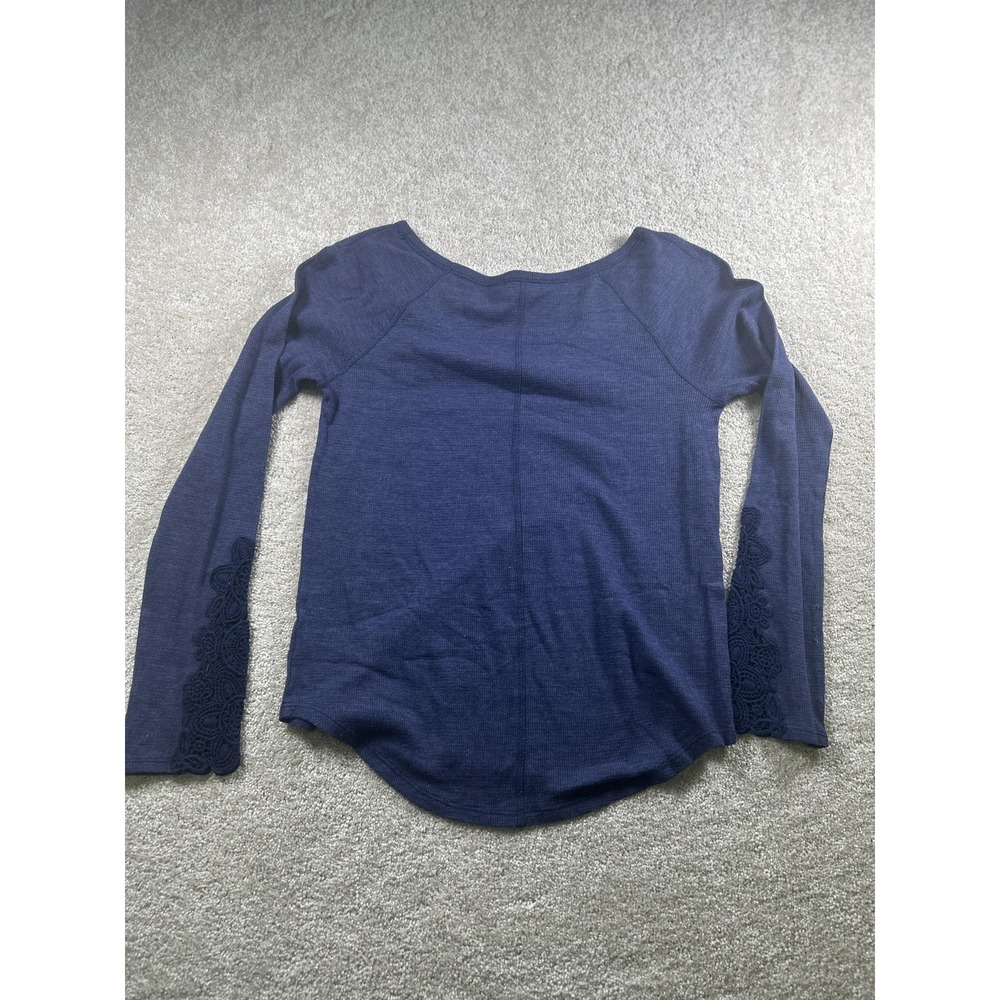 American Eagle Sweater Womens Small Blue Crochet Lace Long Sleeve Pullover Top - Picture 9 of 10